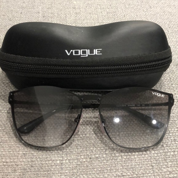 Vogue sunglasses - Picture 1 of 3